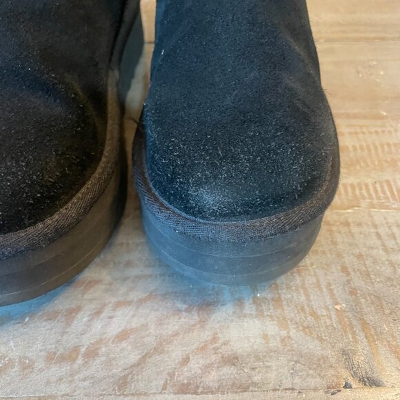 Little Girl UGG Boots – Size 3 - Picture 4 of 10